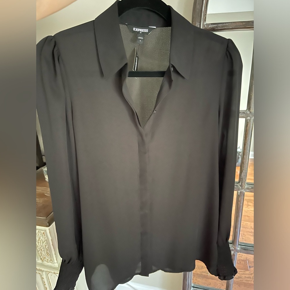 Express Women’s Black Long Sleeve Button Down Blouse Ruched Cuffs Sz. Small